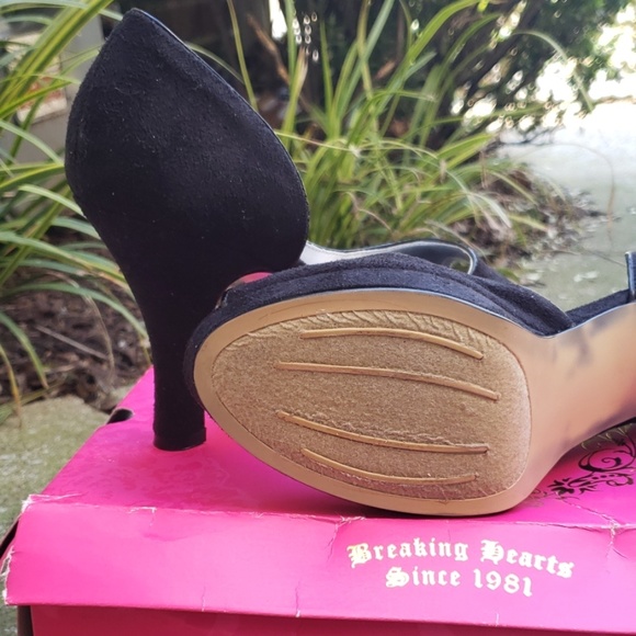 Candies Black Suede Pumps - Picture 3 of 4